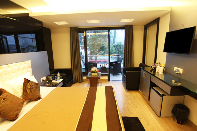The Red Leaf Hotel